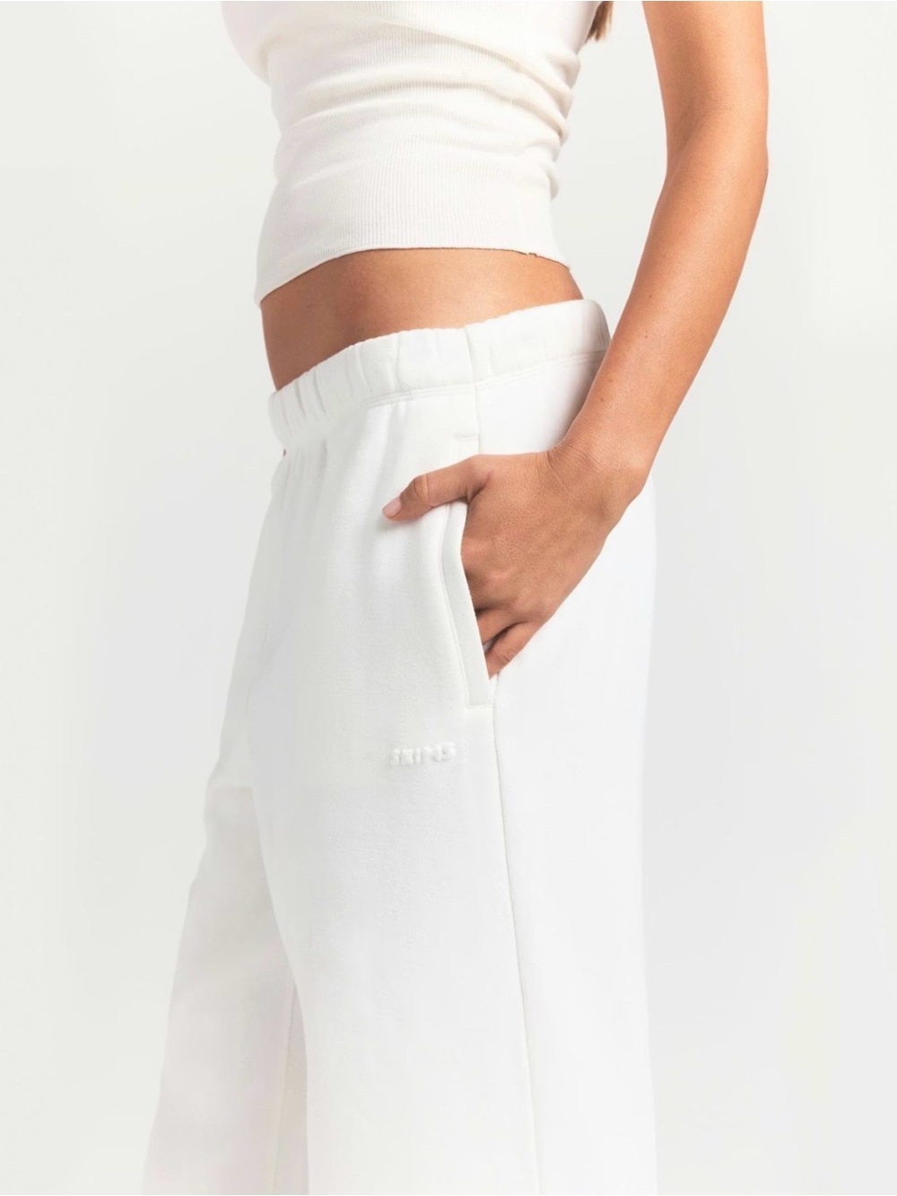 SKIMS Classic Straight Leg Pants - Picture 3 of 5